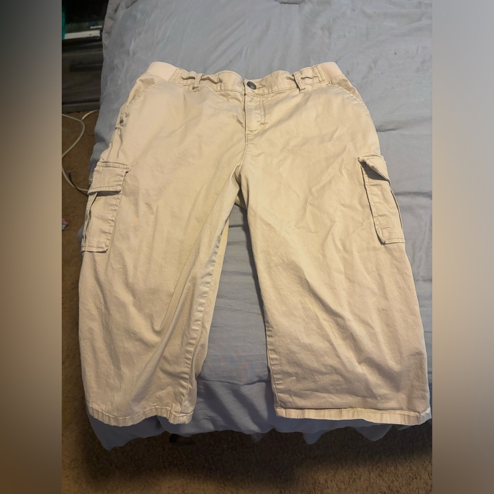 Lee capris